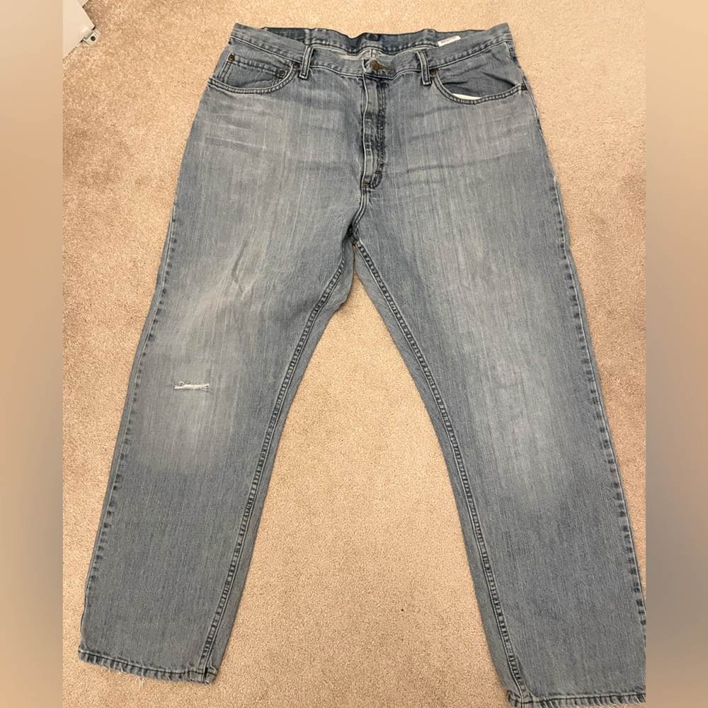 Men's Wrangler Relaxed-Fit Light Colored Blue Jeans 40x30
